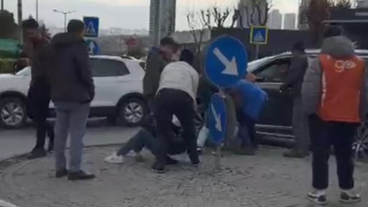 İstanbul Başakşehir’de gasp şüphelileri 100 metre sonra para dolu çanta ile yakalandı