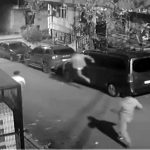 İstanbul’da iddiaya giren şahıslar park halindeki otomobillerin aynalarını kırdı