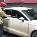 İstanbul’da küçük çocuk araç içinde mahsur kaldı