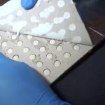 İstanbul’da mezuniyet keplerine gizlenmiş 53 bin adet uyuşturucu ele geçirildi