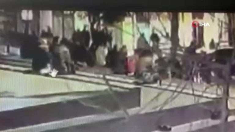 İstanbul’da yankesicilik ile cep telefonu çalan 2 şüpheli tutuklandı