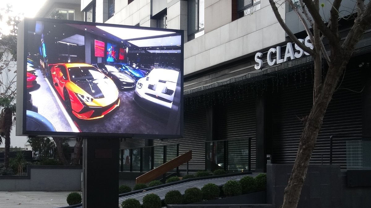 İstanbul’daki lüks oto galeride 11 milyar liralık vurgun iddiası