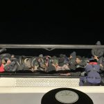 İzmir açıklarında 44 kaçak göçmen yakalandı, 18 göçmen kurtarıldı