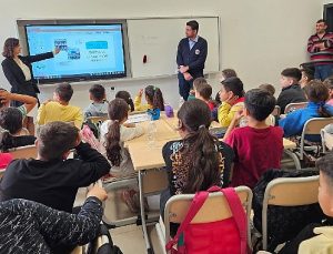 İzmir Metrosu’ndan öğrencilere metro ve tramvay eğitimi