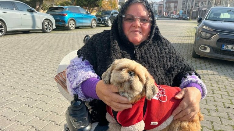 İzmir’de hem eşini hem de yürüme yetisini kaybetti