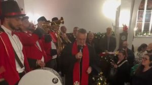 Kadıköy’de kilisedeki yılbaşı etkinliğinde İzmir Marşı söylendi