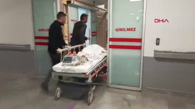 Karaman’da boşanma aşamasındaki eşini sokakta defalarca bıçakladı