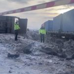 Kars’ta yük treninin kamyona çarpması sonucu yaşanan kazada 1 kişi hayatını kaybetti