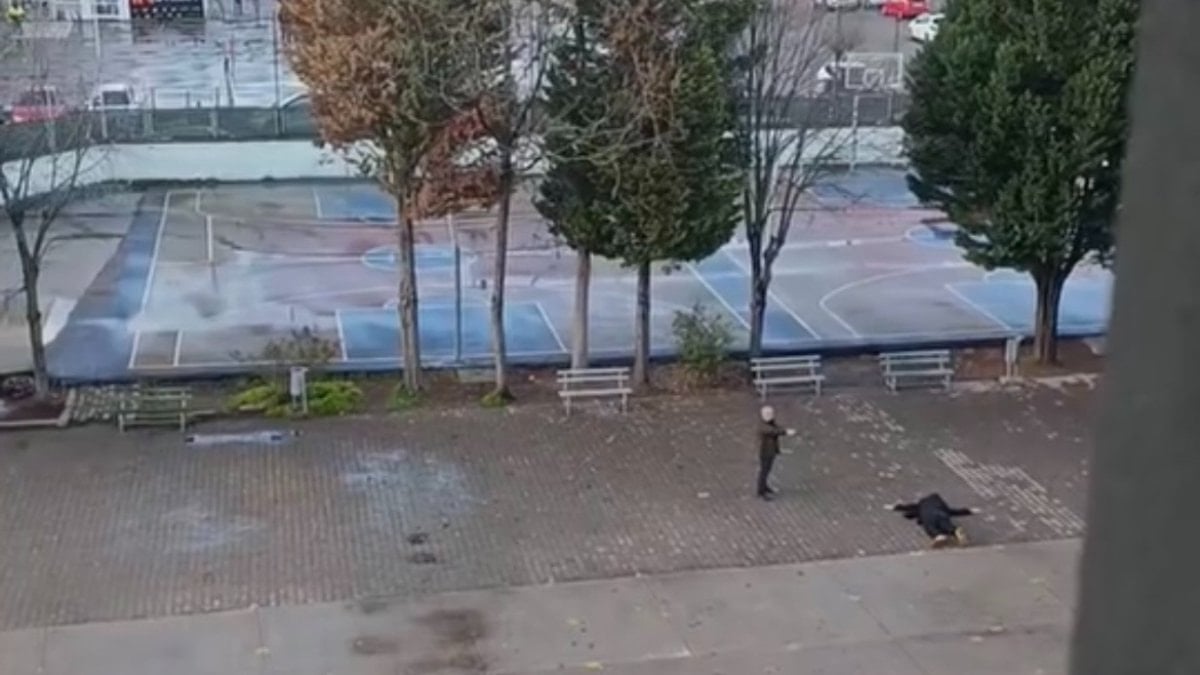 Kocaeli’de kızına şantaj yapan kişiyi lise bahçesinde tabancayla rehin aldı