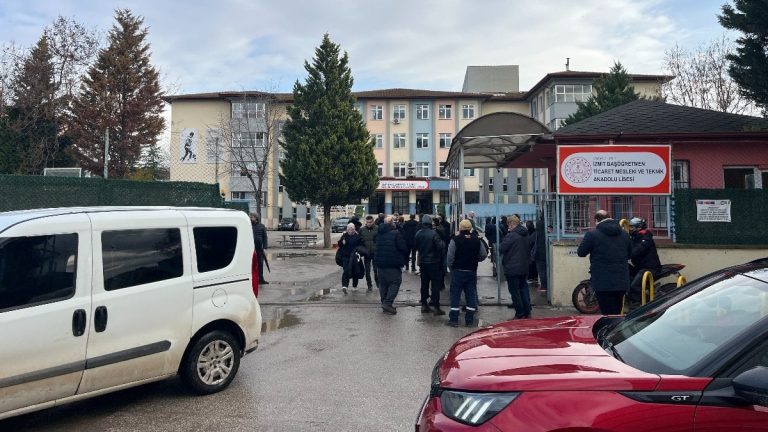 Kocaeli’de kızını takip eden kişiyi rehin alan baba serbest: Tehdit eden tutuklandı