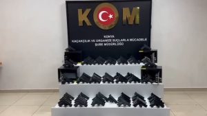 Konya’daki kaçak silah operasyonunda 100 tabanca ele geçirildi