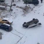 Malatya’da kayan araç park halindeki aracı devirdi