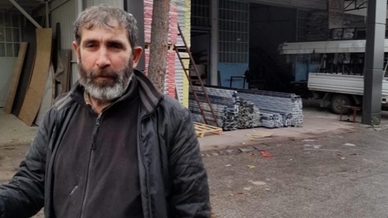 Manisa’da araç yangınında can verdi