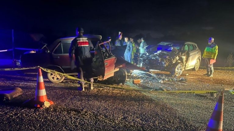 Manisa’da feci kaza: Aynı aileden 3 kişi can verdi