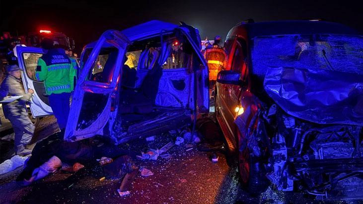 Mardin’de 3 aracın karıştığı feci zincirleme kaza! 4 ölü, 5 yaralı