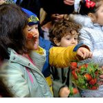 Minikler, yerli malını hal binasında öğrendi