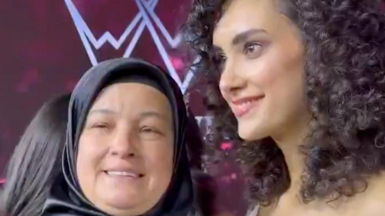 Miss Turkey güzelini ilk tebrik eden annesi oldu
