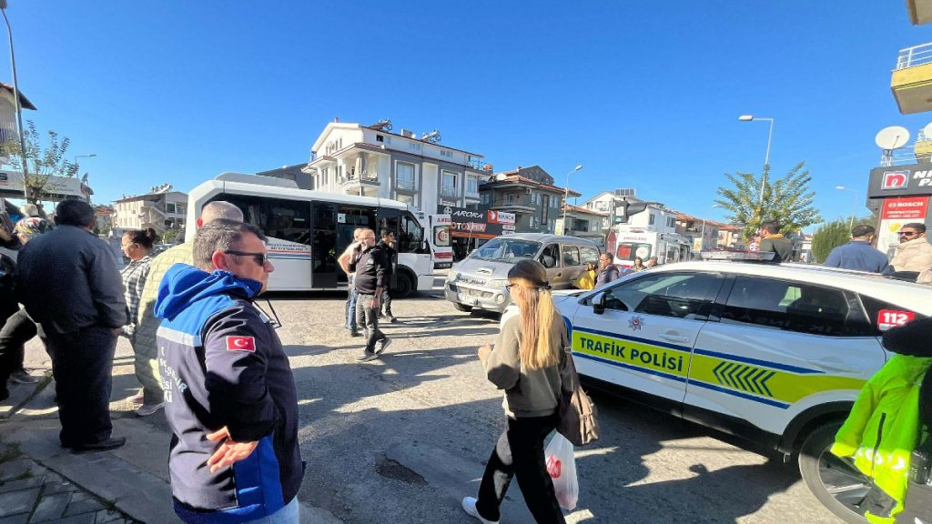 Muğla’da kavşak kazası: 13 yaralı