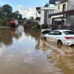 Muğla’da sağanak: Evin istinat duvarı çöktü, yollar göle döndü