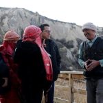 Nevşehir’de ortaokul mezunu Cemalettin Yavuz, 9 dilde rehberlik ediyor