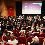 Onkoloji bölümündeki çocuklar için iyilik konseri