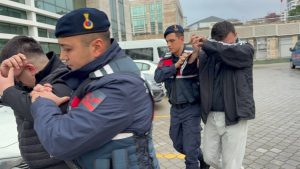 Samsun’da araçlarında uyuşturucuyla yakalandılar: 2 tutuklama