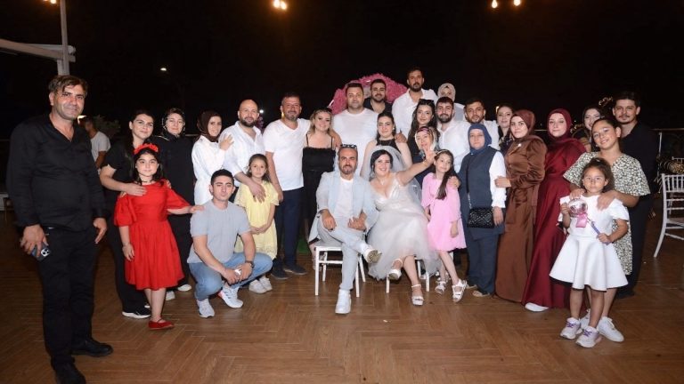 Samsun’da evlenmek için kaçırdığı kocasıyla 15 yıl sonra düğün yaptılar
