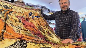 Samsun’da halılardan koleksiyon yaptı