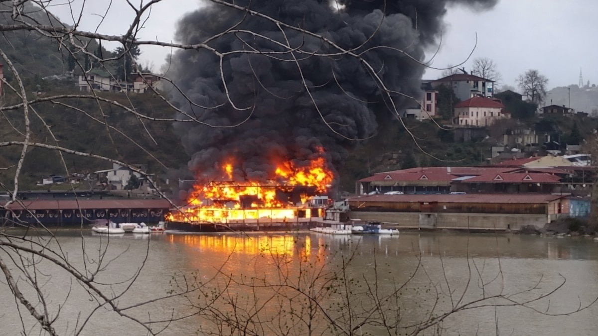 Sera Gölü kıyısındaki turistik tesis alevlere teslim oldu