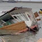 Sinop’ta fırtına alarmı: Dev dalgalar balıkçı barınağını yıktı