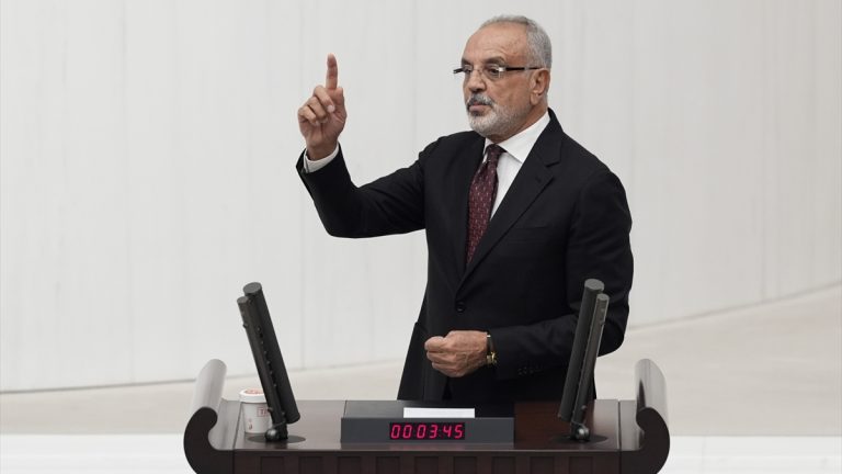 Sırrı Sakık: Ben dahil 499 milletvekili çift maaş alıyor