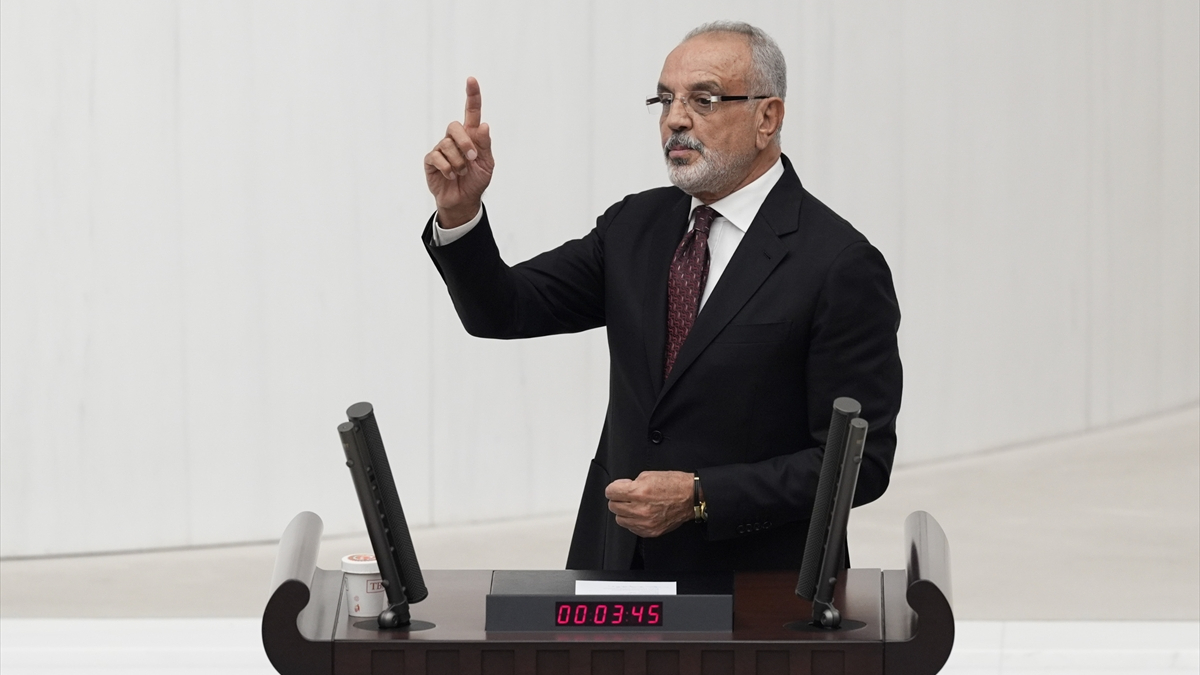 Sırrı Sakık: Ben dahil 499 milletvekili çift maaş alıyor