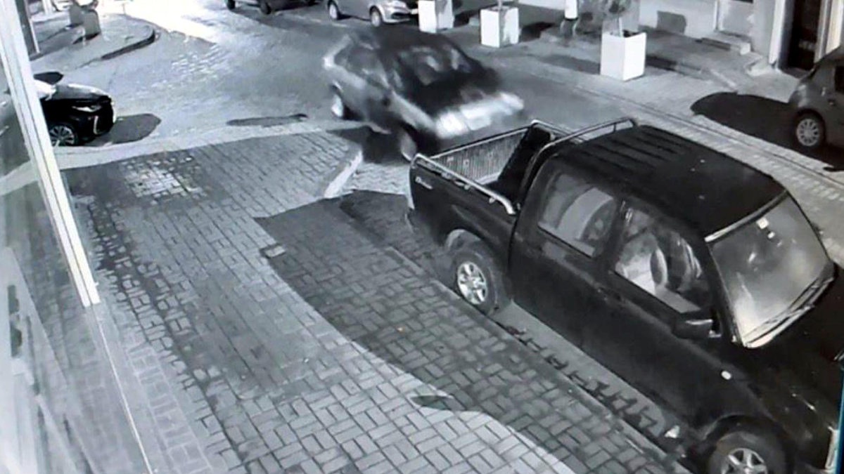 Tekirdağ’da yasal sınırın 5 katı alkollü olan sürücü park halindeki araçları biçti