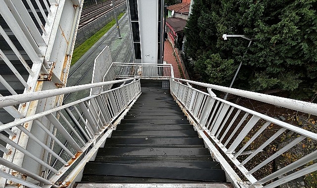 Üst geçitler Büyükşehir’le uzun ömürlü ve güvenli