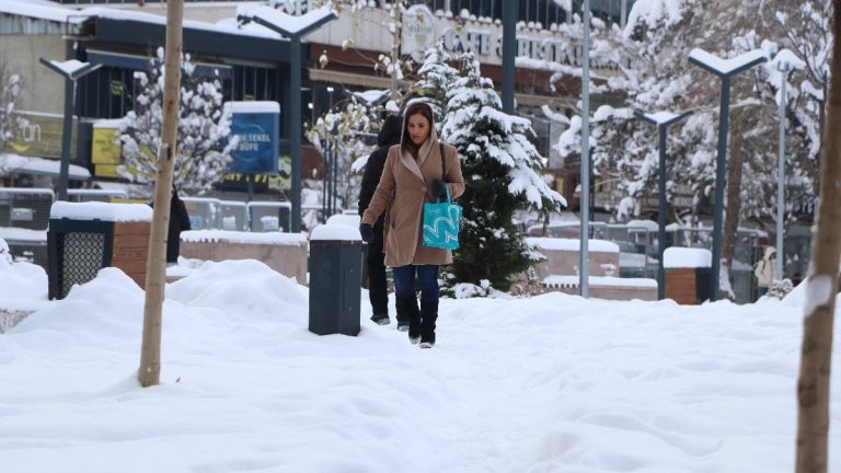 Van’da eğitime ‘kar’ engeli