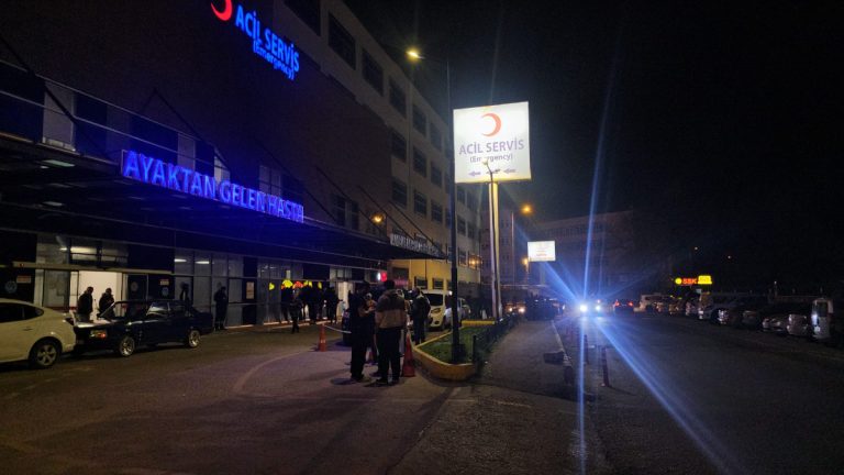 Zonguldak’ta bir kadın boşanma aşamasındaki eşini bıçakla ağır yaraladı