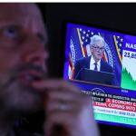 ABD Vadeli Endeksleri Gerilerken Altın 5.500 Doları Aştı: Piyasalar Fed ve Teknoloji Bilançolarını Tartıyor