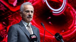 Abdulkadir Uraloğlu: 5G yetkilendirme ihalesiyle 3 milyar 534 milyon dolar gelir elde ettik