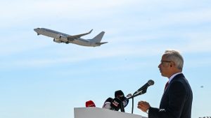 Abdulkadir Uraloğlu: Havalimanı pist uzunluğumuz 241,4 kilometreye ulaştı