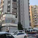 Adana’da 10 yıl boyunca ödemesini yaptığı evi teslim alamayan kişi müteahhidin oğlunu öldürdü