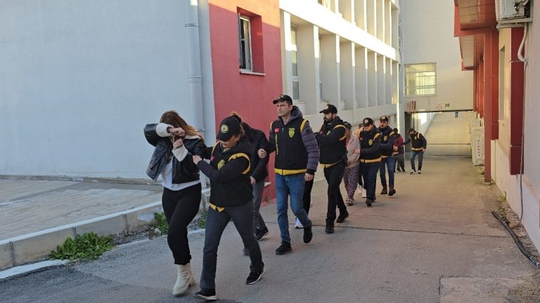 Adana’da fuhuş yaptıran masaj salonlarına operasyon: 14 tutuklama