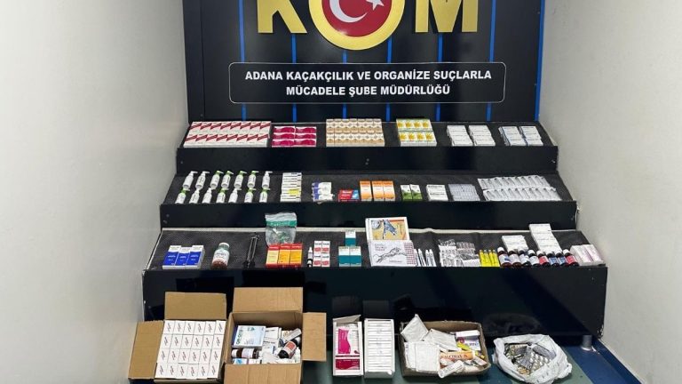 Adana’da ruhsatsız muayenehanede yüzlerce kaçak ilaç ele geçirildi