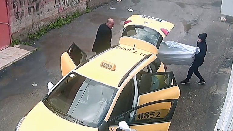 Adana’da tavanda delik açıp girdikleri depodan 148 bisiklet çalan kardeşler suçu birbirine attı