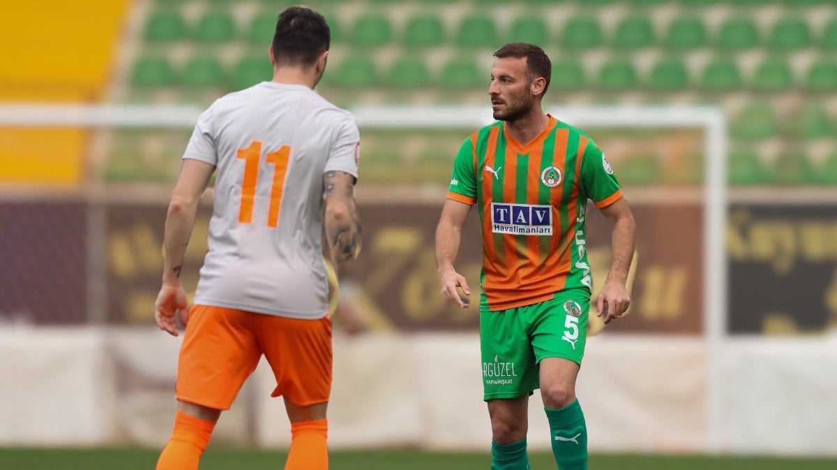 Alanyaspor, Metaloglobus Bükreş’i iki golle geçti