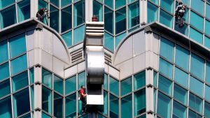 Alex Honnold, “Taipei 101” gökdeleninin tepesine ipsiz çıktı