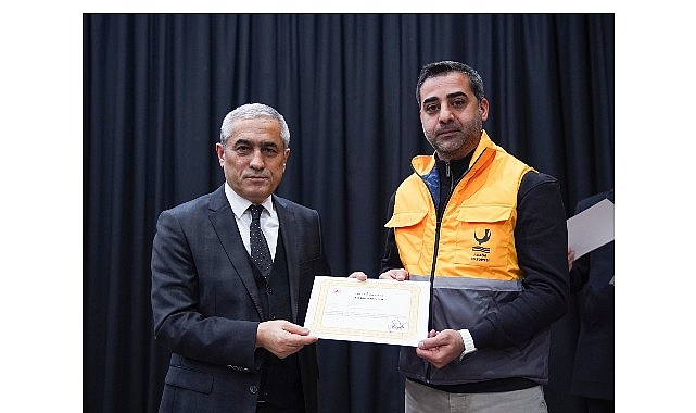 Aliağa’da Orman Yangınlarıyla Mücadele Eden Personele Teşekkür Belgesi