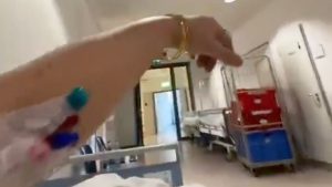 Almanya’da yaşayan gurbetçinin hastane isyanı: Bir saattir koridorda yatıyorum