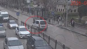 Amasya’da karşıdan karşıya geçerken ölümden döndü