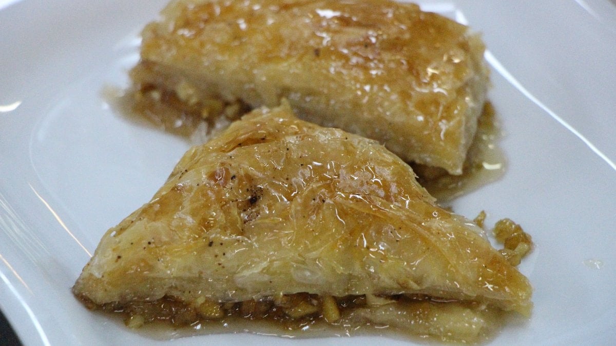 Amasya’nın yeni lezzeti elmalı baklava tezgahlarda yerini aldı