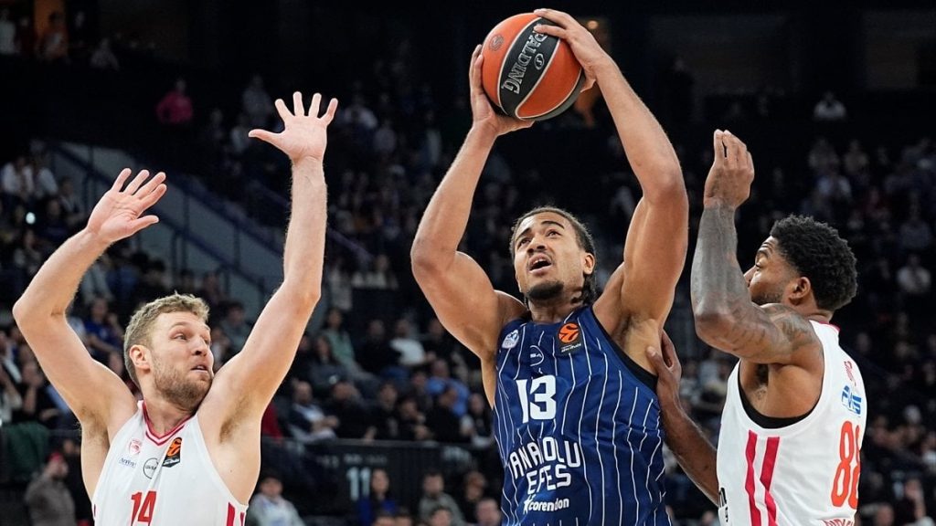 Anadolu Efes, Olympiakos’a kaybetti